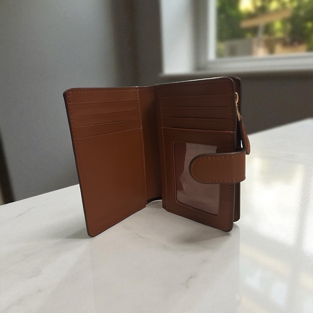 Coach Signature Canvas Bifold Wallet Pristine - Picture 5 of 15